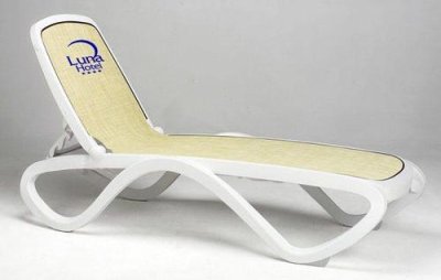 Нанесение логотипа на шезлонги